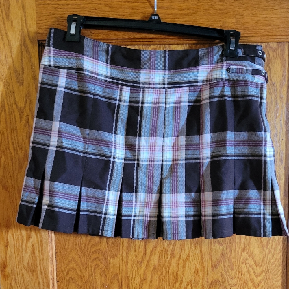 Vintage 2000s plaid pleated mini skirt